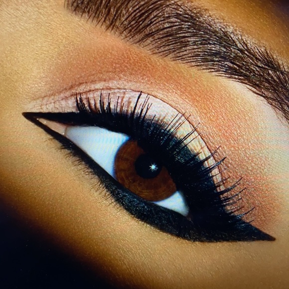 MAC 7 Lash False Lashes - Picture 4 of 4